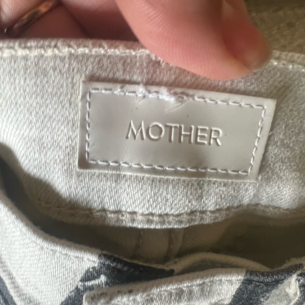 MOTHER Black & White Checkerboard Cropped Jeans - Picture 14 of 16